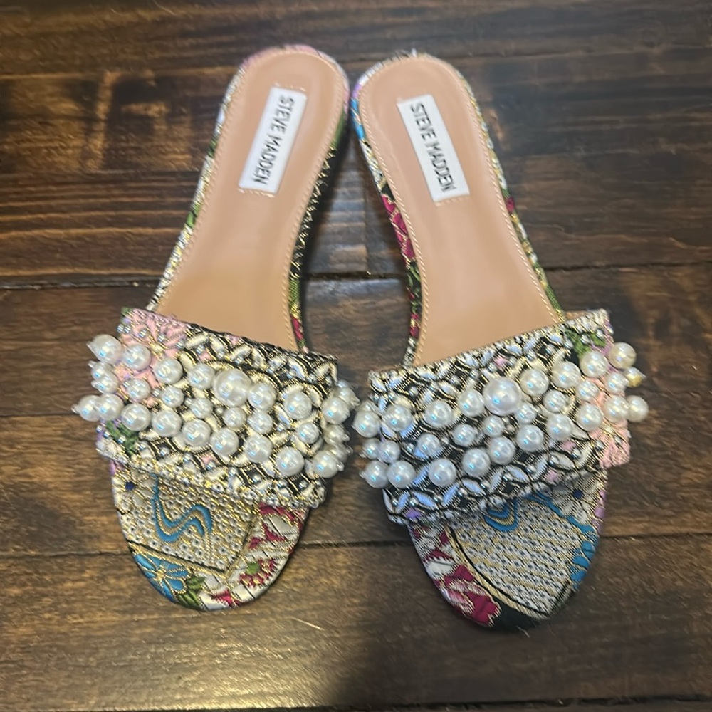 EUC Steve Madden Vanessa Brocade Pearl dress flat sandals slides 7.5 work once!